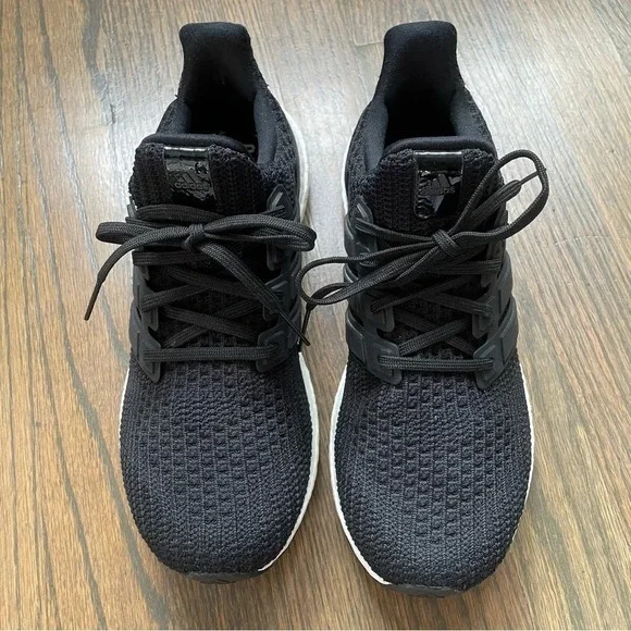 ADIDAS Ultra Boost DNA 4.0 in Core Black/Cloud White Men’s size 7